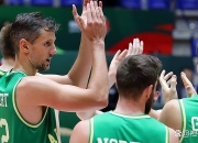 米兰,-奇才血洗澳大利亚男篮，恩比德三分雨点燃全场