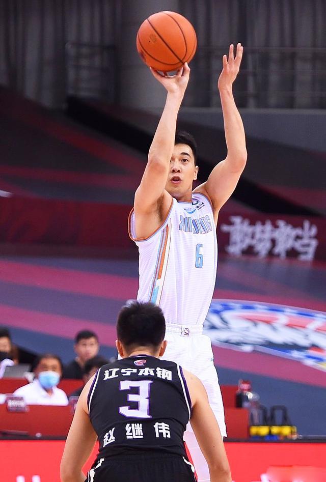 贵州男篮合力反击,迎回胜利 贵州男篮合力反击,迎回胜利