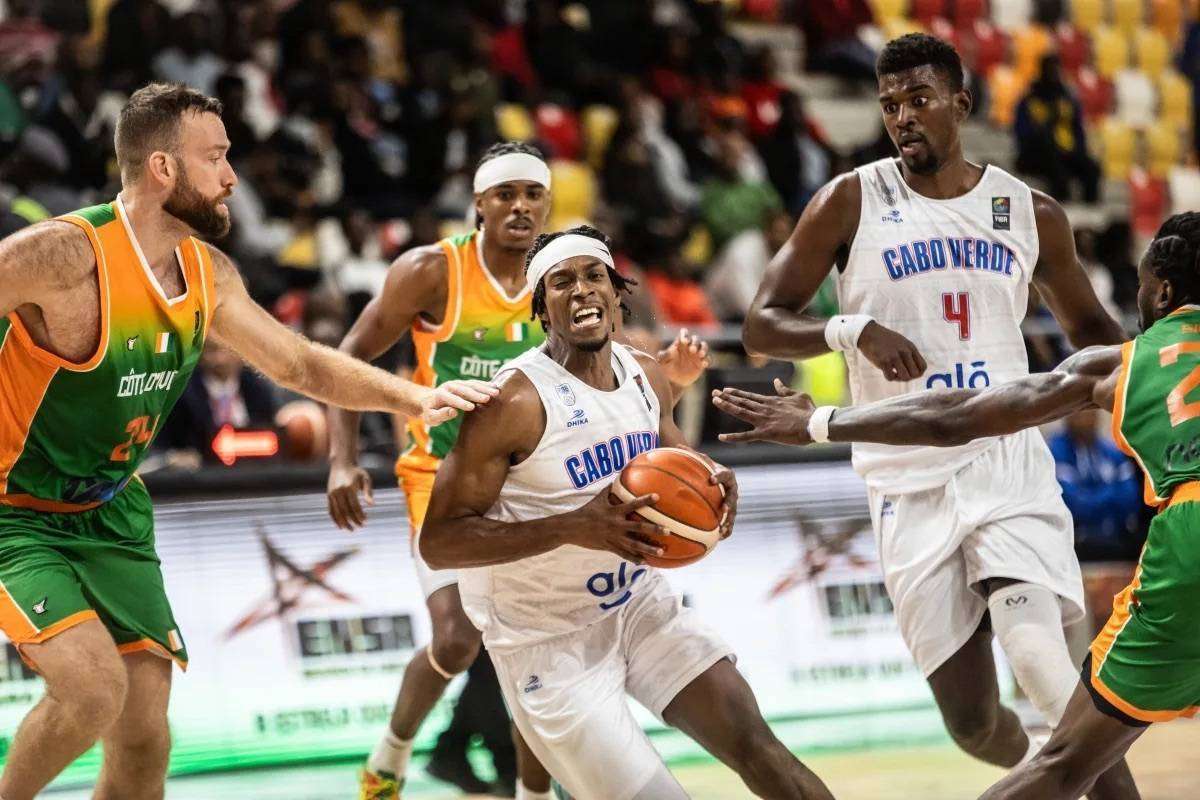 非洲杯篮球赛首日,尼日利亚队表现出色 非洲杯篮球赛首日,尼日利亚队表现出色