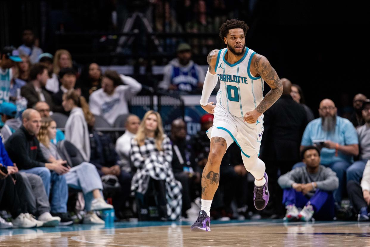 关于黄蜂主帅战术调整奏效,球队大胜的信息 关于黄蜂主帅战术调整奏效,球队大胜的信息