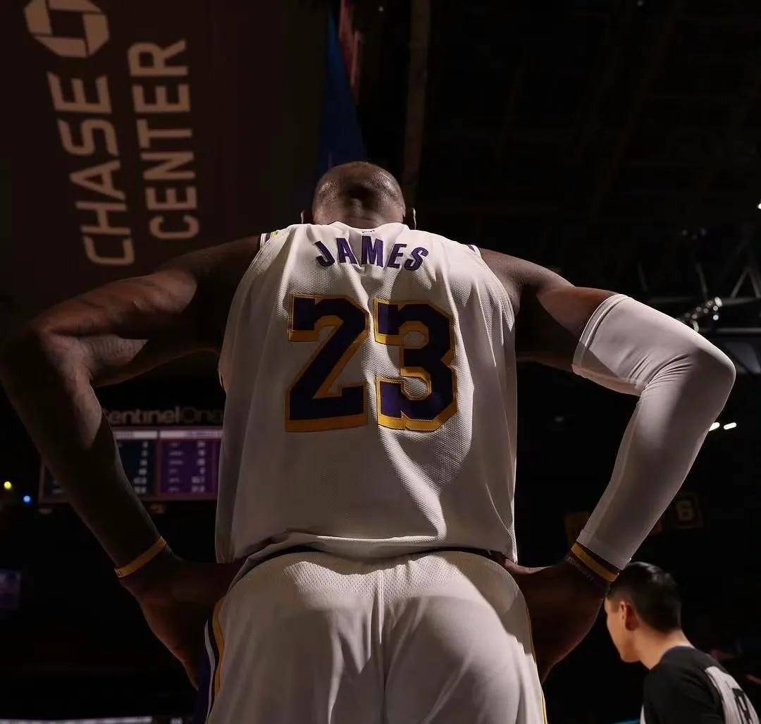 篮球巨星发布新赛季首支广告，引爆话题！