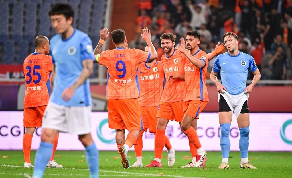 深圳队遭遇山西队的凌厉攻势，惊险胜出！