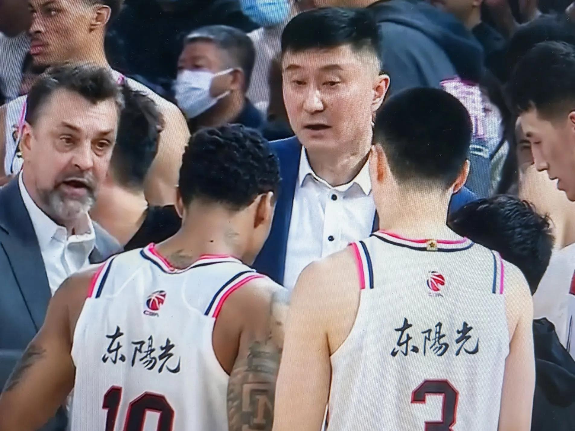 深圳队遭遇山西队的凌厉攻势，惊险胜出！