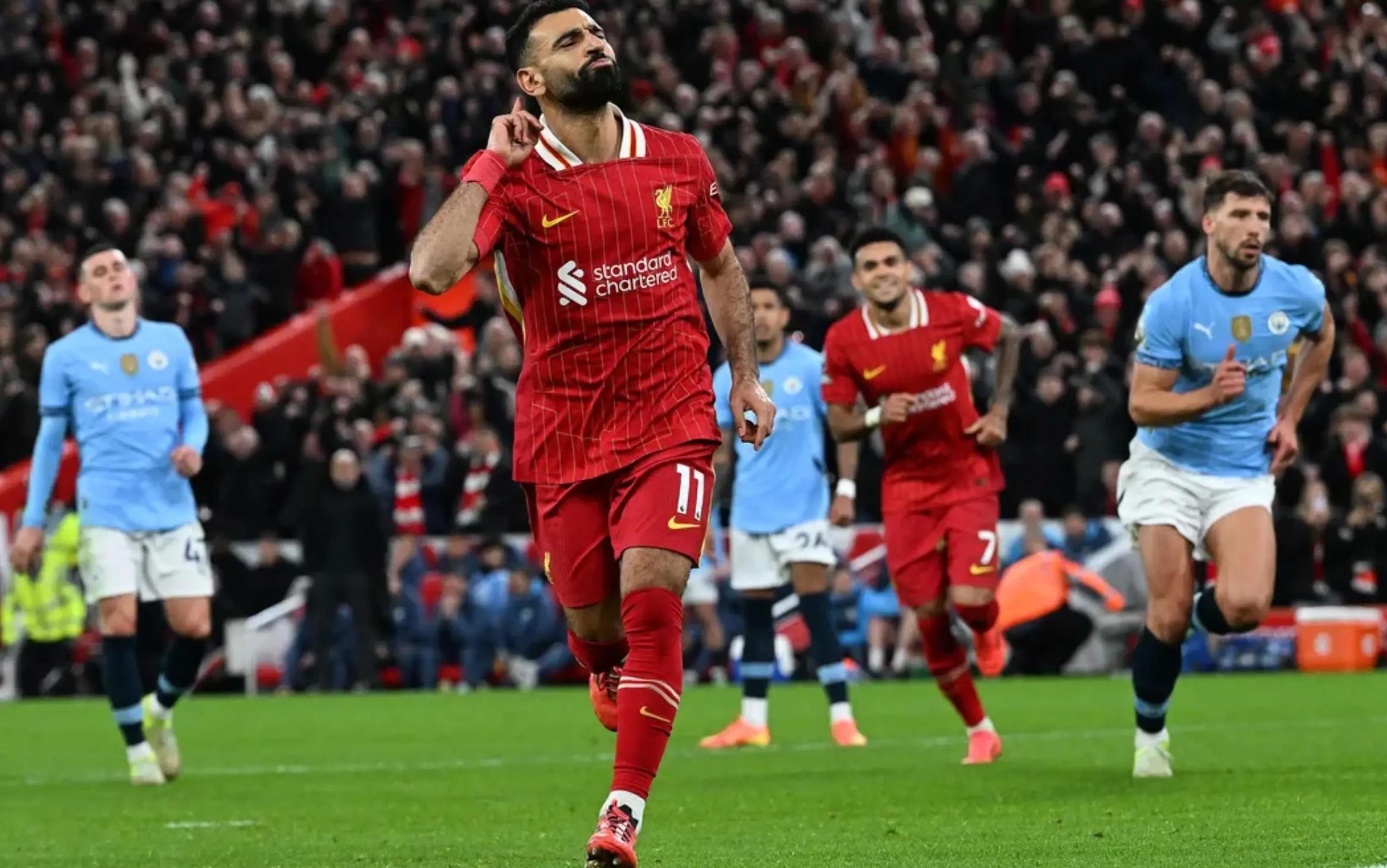 利物浦逆转击败曼联，占据英超榜首位置