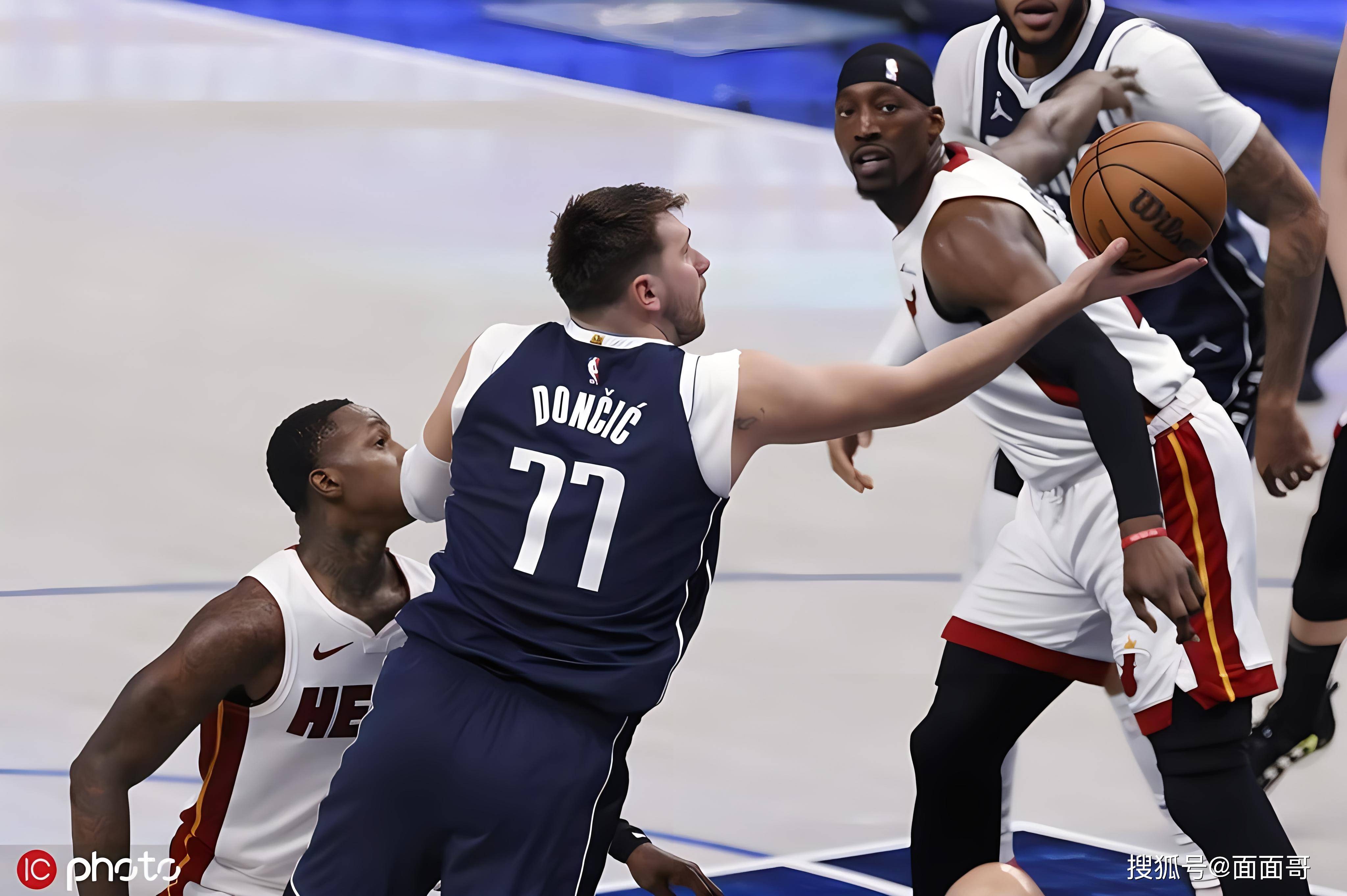 独行侠逆转勇士,东契奇全方面表现抢眼 独行侠逆转勇士,东契奇全方面表现抢眼