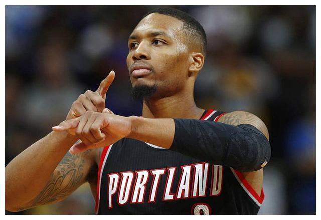 拓荒者横扫两连败,利拉德再砍40+ 拓荒者横扫两连败,利拉德再砍40+