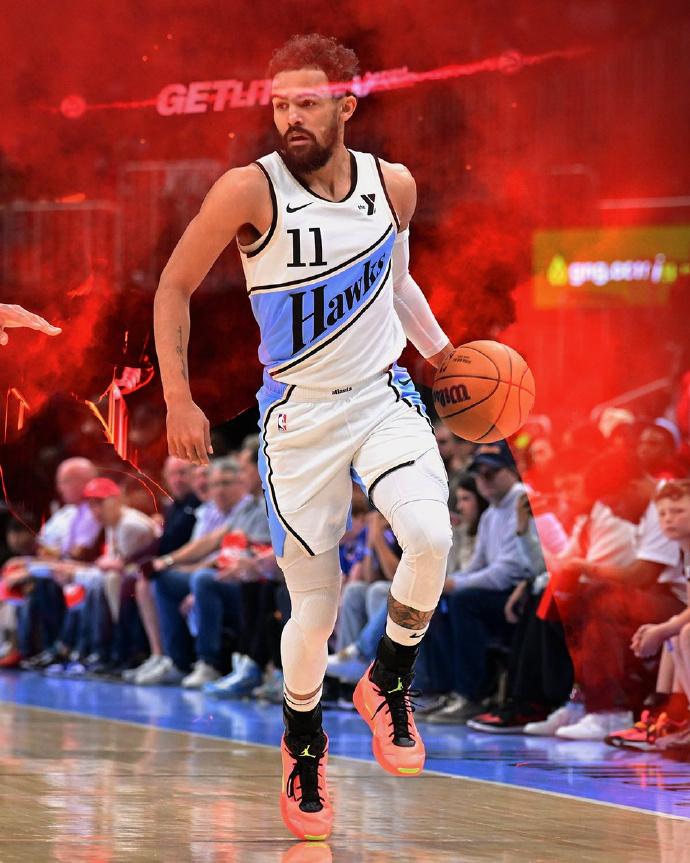 老鹰客场战胜猛龙，领跑东部不可阻挡