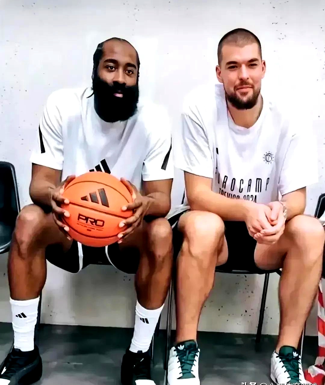 勇士遭快船逆袭惨败，血战负猛龙