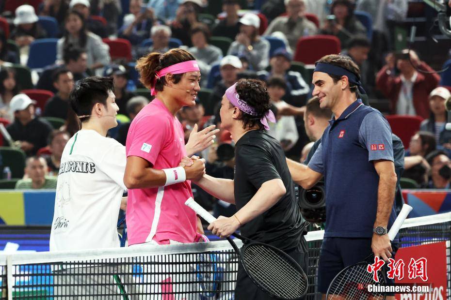 美国网球队鏖战西班牙网球队，费德勒爆发神勇的简单介绍